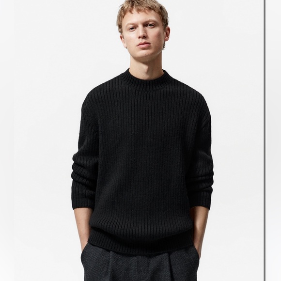 ZARA BLACK SWEATER